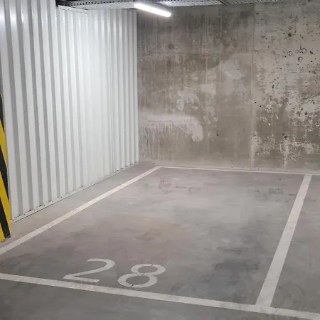 Z Balkonem Blisko Jasnej Gory, Podziemny Parking Gratis Čenstochová