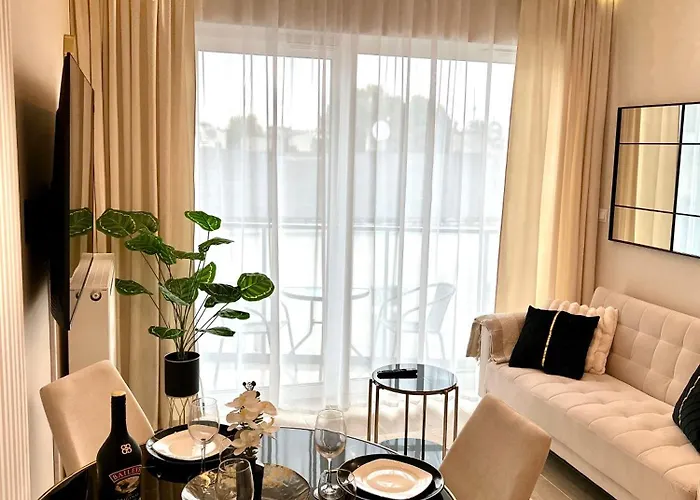 Apartmán Z Balkonem Blisko Jasnej Gory, Podziemny Parking Gratis Čenstochová