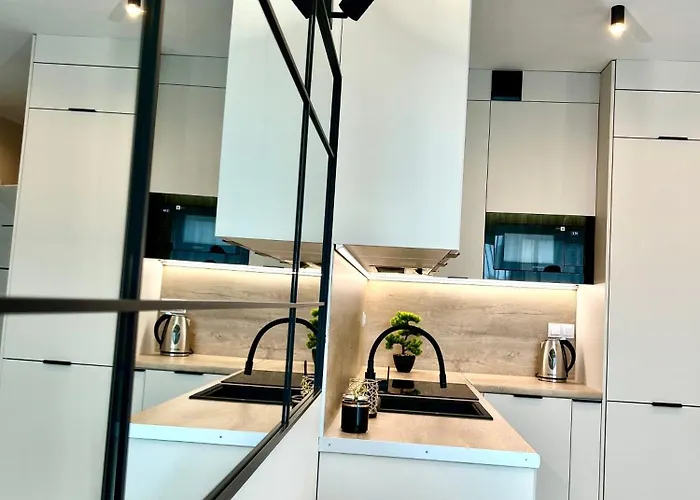 Apartmán Z Balkonem Blisko Jasnej Gory, Podziemny Parking Gratis *