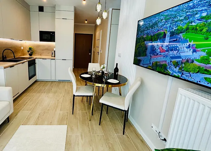 Z Balkonem Blisko Jasnej Gory, Podziemny Parking Gratis *