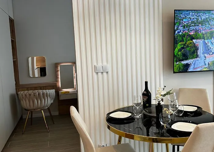 Apartmán Z Balkonem Blisko Jasnej Gory, Podziemny Parking Gratis *