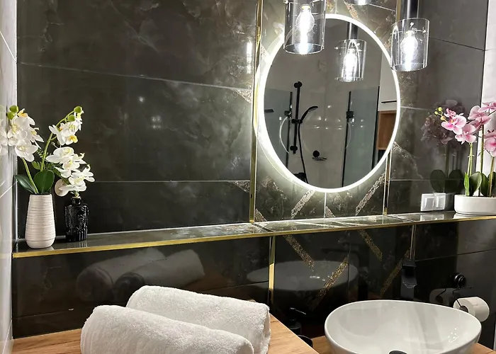 Apartmán Z Balkonem Blisko Jasnej Gory, Podziemny Parking Gratis *